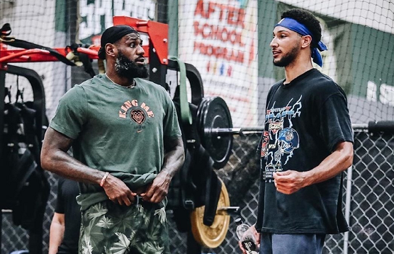 初期表现出 初期表现出